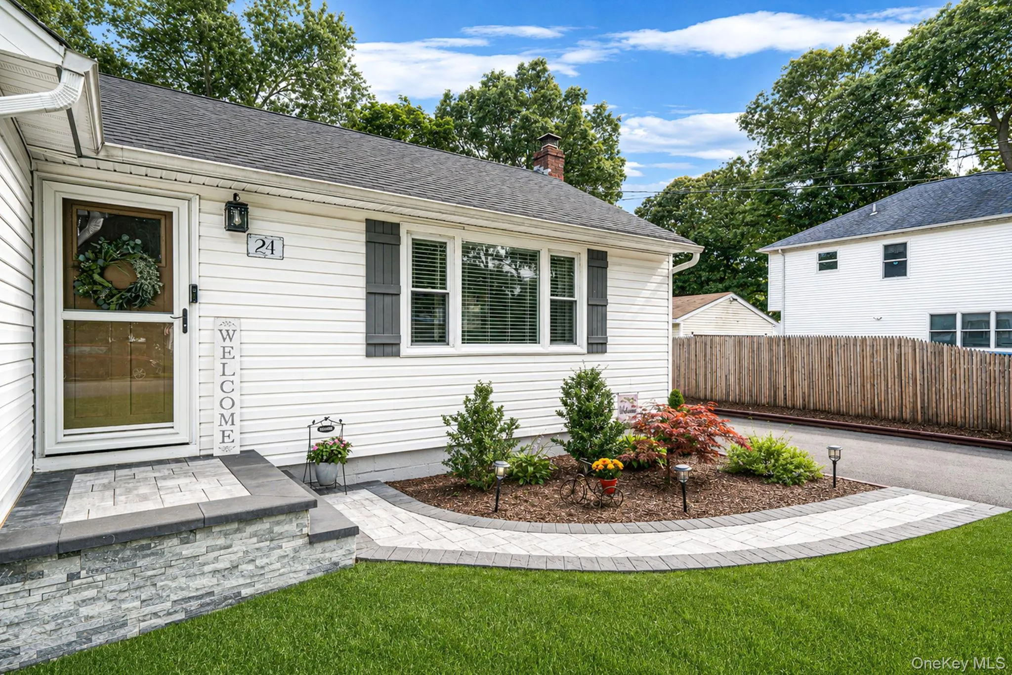Paver Walkway-Inviting Entrance Paver Walkway-Inviting Entrance