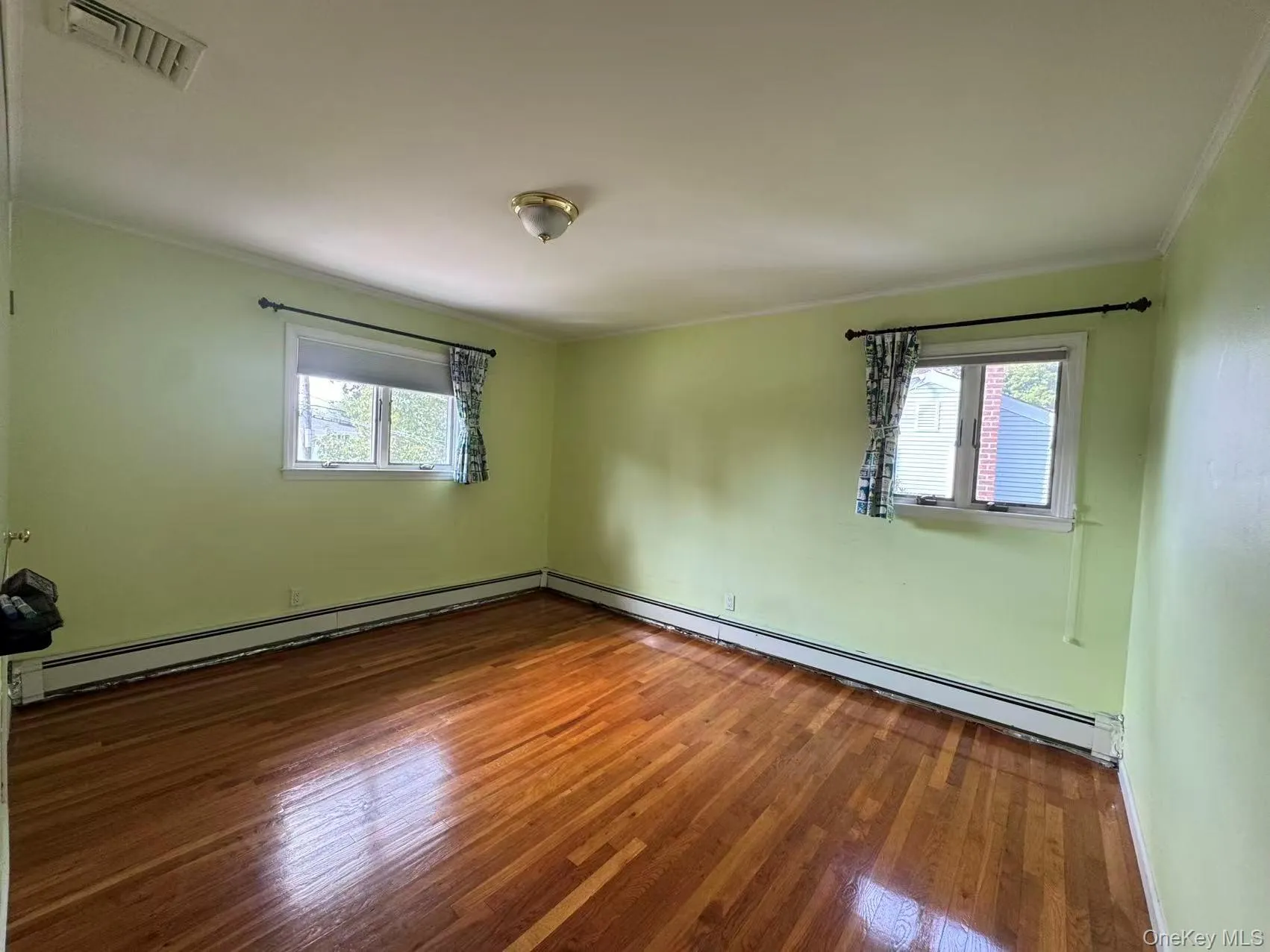 7 5th Place, Oyster Bay, NY, 3 Bedrooms Bedrooms, 6 Rooms Rooms,2 BathroomsBathrooms,Residential,For Rent,5th,0,1044687 7 5th Place, Oyster Bay, NY, 3 Bedrooms Bedrooms, 6 Rooms Rooms,2 BathroomsBathrooms,Residential,For Rent,5th,0,1044687