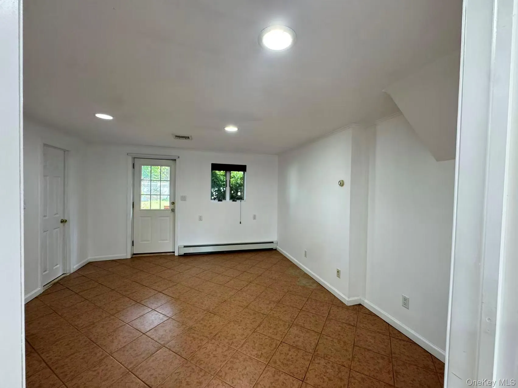 7 5th Place, Oyster Bay, NY, 3 Bedrooms Bedrooms, 6 Rooms Rooms,2 BathroomsBathrooms,Residential,For Rent,5th,0,1044687 7 5th Place, Oyster Bay, NY, 3 Bedrooms Bedrooms, 6 Rooms Rooms,2 BathroomsBathrooms,Residential,For Rent,5th,0,1044687