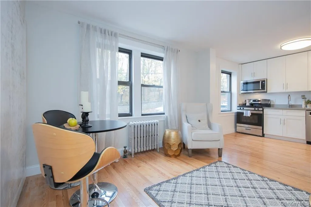381 Broadway, Greenburgh, NY, 1 Bedroom Bedrooms, 3 Rooms Rooms,1 BathroomBathrooms,Residential Lease,For Rent,Broadway,0,1044701 381 Broadway, Greenburgh, NY, 1 Bedroom Bedrooms, 3 Rooms Rooms,1 BathroomBathrooms,Residential Lease,For Rent,Broadway,0,1044701
