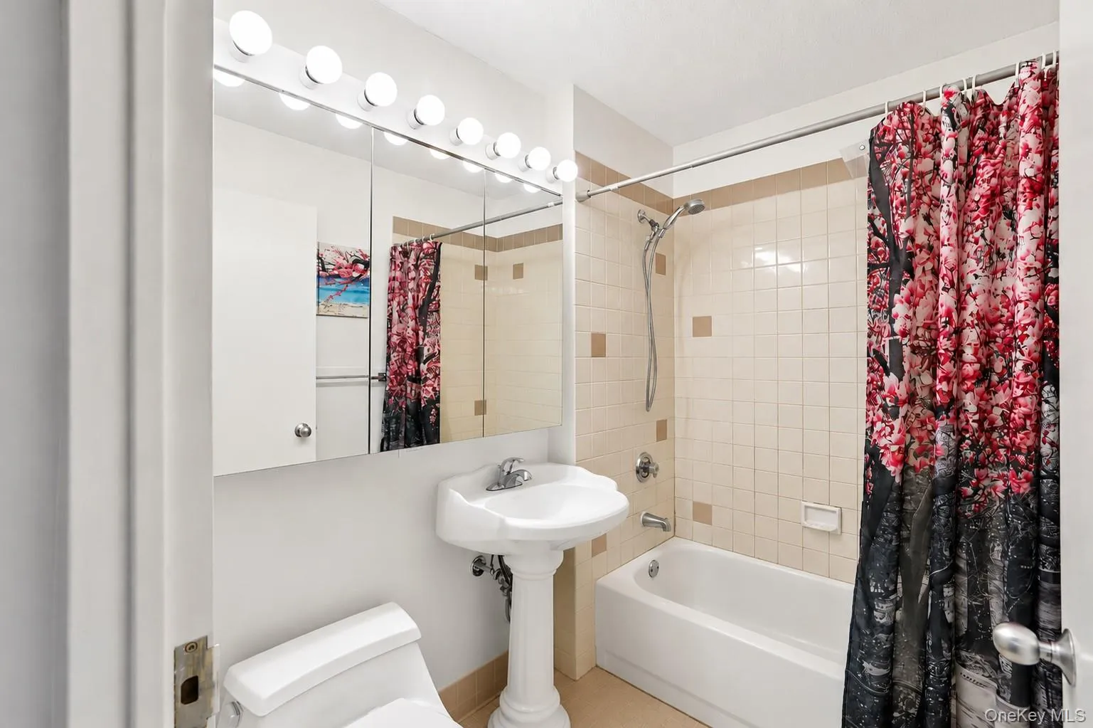 4-74 48th Avenue, New York, NY, 1 Bedroom Bedrooms, 3 Rooms Rooms,1 BathroomBathrooms,Residential,For Rent,48th,0,1044703 4-74 48th Avenue, New York, NY, 1 Bedroom Bedrooms, 3 Rooms Rooms,1 BathroomBathrooms,Residential,For Rent,48th,0,1044703