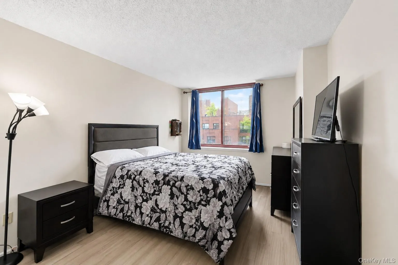 4-74 48th Avenue, New York, NY, 1 Bedroom Bedrooms, 3 Rooms Rooms,1 BathroomBathrooms,Residential,For Rent,48th,0,1044703 4-74 48th Avenue, New York, NY, 1 Bedroom Bedrooms, 3 Rooms Rooms,1 BathroomBathrooms,Residential,For Rent,48th,0,1044703