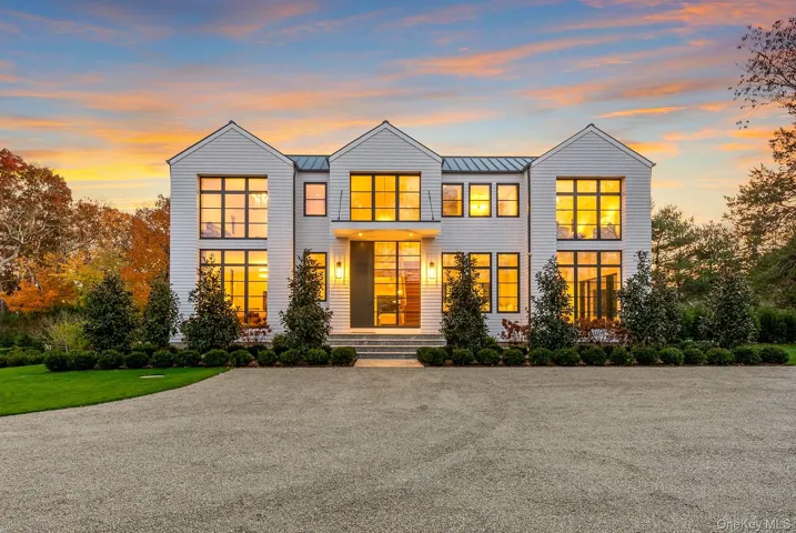 9 Schwenks Road, Southampton, New York 11976