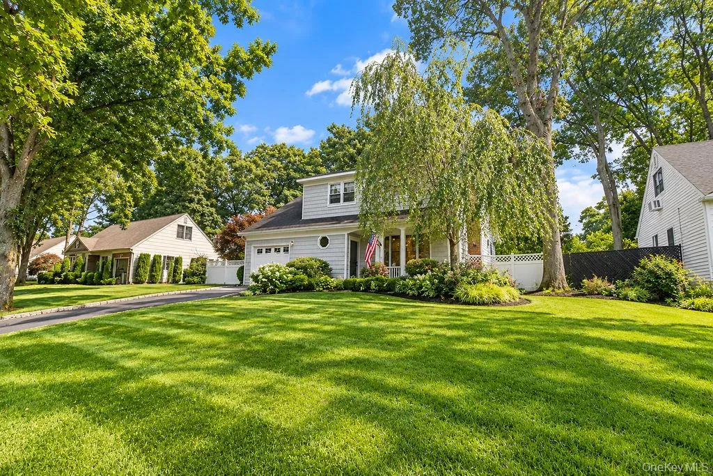 25 Dellmarie Lane, Smithtown, NY, 4 Bedrooms Bedrooms, 8 Rooms Rooms,1 BathroomBathrooms,Residential,For Rent,Dellmarie,0,1044712 25 Dellmarie Lane, Smithtown, NY, 4 Bedrooms Bedrooms, 8 Rooms Rooms,1 BathroomBathrooms,Residential,For Rent,Dellmarie,0,1044712