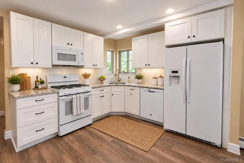 25 Dellmarie Lane, Smithtown, NY, 4 Bedrooms Bedrooms, 8 Rooms Rooms,1 BathroomBathrooms,Residential,For Rent,Dellmarie,0,1044712 25 Dellmarie Lane, Smithtown, NY, 4 Bedrooms Bedrooms, 8 Rooms Rooms,1 BathroomBathrooms,Residential,For Rent,Dellmarie,0,1044712