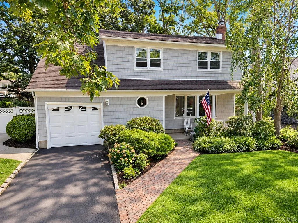 25 Dellmarie Lane, Smithtown, NY, 4 Bedrooms Bedrooms, 8 Rooms Rooms,1 BathroomBathrooms,Residential,For Rent,Dellmarie,0,1044712 25 Dellmarie Lane, Smithtown, NY, 4 Bedrooms Bedrooms, 8 Rooms Rooms,1 BathroomBathrooms,Residential,For Rent,Dellmarie,0,1044712