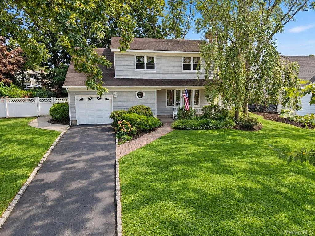 25 Dellmarie Lane, Smithtown, NY, 4 Bedrooms Bedrooms, 8 Rooms Rooms,1 BathroomBathrooms,Residential,For Rent,Dellmarie,0,1044712 25 Dellmarie Lane, Smithtown, NY, 4 Bedrooms Bedrooms, 8 Rooms Rooms,1 BathroomBathrooms,Residential,For Rent,Dellmarie,0,1044712