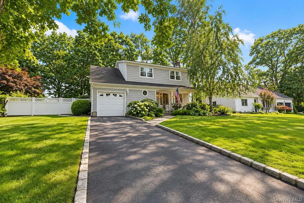 25 Dellmarie Lane, Smithtown, NY, 4 Bedrooms Bedrooms, 8 Rooms Rooms,1 BathroomBathrooms,Residential,For Rent,Dellmarie,0,1044712 25 Dellmarie Lane, Smithtown, NY, 4 Bedrooms Bedrooms, 8 Rooms Rooms,1 BathroomBathrooms,Residential,For Rent,Dellmarie,0,1044712
