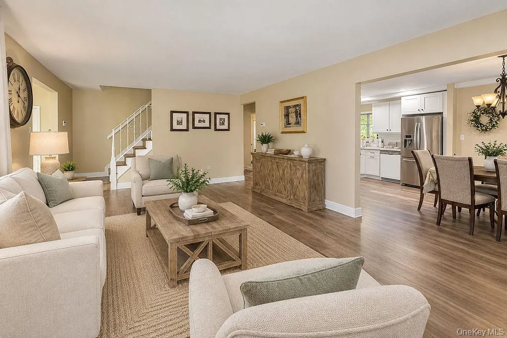 25 Dellmarie Lane, Smithtown, NY, 4 Bedrooms Bedrooms, 8 Rooms Rooms,1 BathroomBathrooms,Residential,For Rent,Dellmarie,0,1044712 25 Dellmarie Lane, Smithtown, NY, 4 Bedrooms Bedrooms, 8 Rooms Rooms,1 BathroomBathrooms,Residential,For Rent,Dellmarie,0,1044712