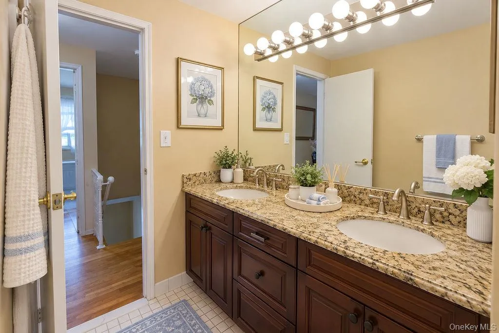 25 Dellmarie Lane, Smithtown, NY, 4 Bedrooms Bedrooms, 8 Rooms Rooms,1 BathroomBathrooms,Residential,For Rent,Dellmarie,0,1044712 25 Dellmarie Lane, Smithtown, NY, 4 Bedrooms Bedrooms, 8 Rooms Rooms,1 BathroomBathrooms,Residential,For Rent,Dellmarie,0,1044712