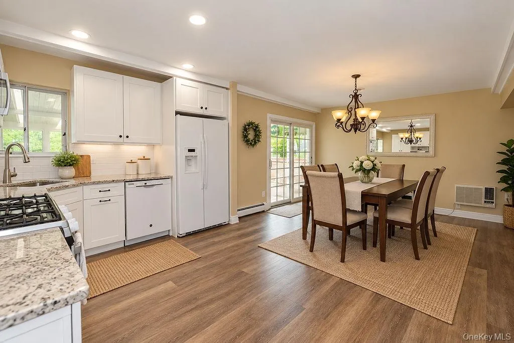 25 Dellmarie Lane, Smithtown, NY, 4 Bedrooms Bedrooms, 8 Rooms Rooms,1 BathroomBathrooms,Residential,For Rent,Dellmarie,0,1044712 25 Dellmarie Lane, Smithtown, NY, 4 Bedrooms Bedrooms, 8 Rooms Rooms,1 BathroomBathrooms,Residential,For Rent,Dellmarie,0,1044712