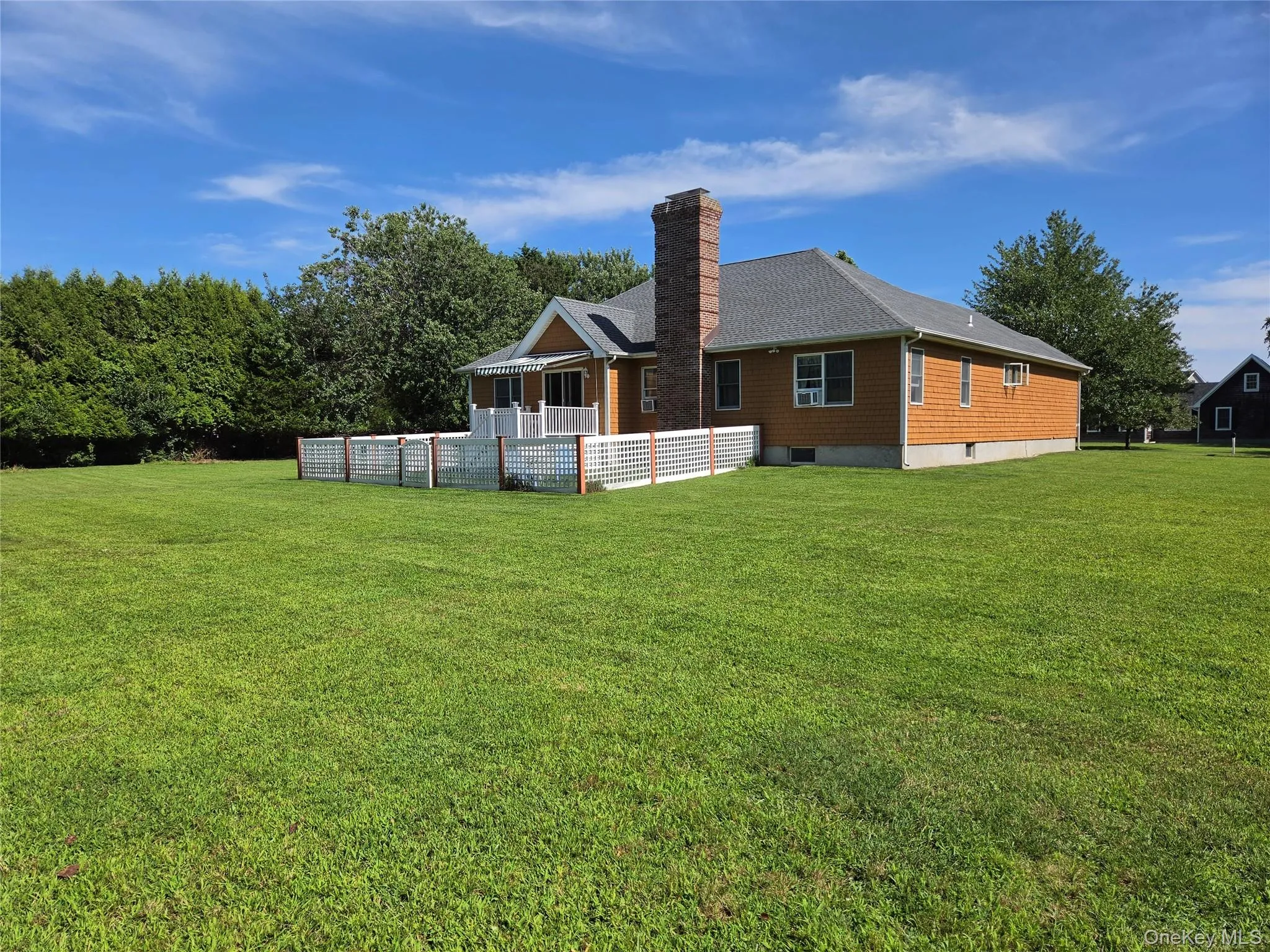 Large backyard and exterior ~ Perfect for a pool! Large backyard and exterior ~ Perfect for a pool!