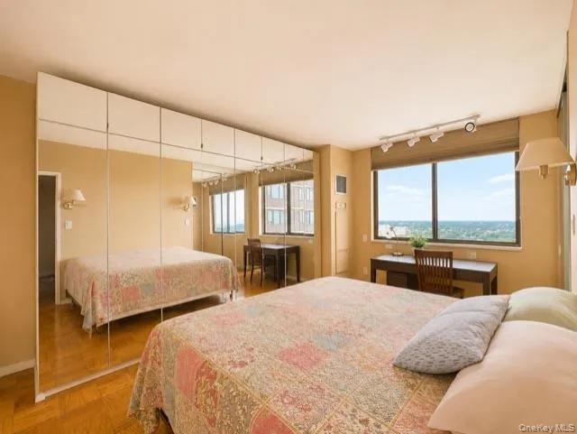 27110 Grand Central Parkway, New York, NY, 1 Bedroom Bedrooms, 3 Rooms Rooms,2 BathroomsBathrooms,Residential,For Rent,Grand Central,0,1044718 27110 Grand Central Parkway, New York, NY, 1 Bedroom Bedrooms, 3 Rooms Rooms,2 BathroomsBathrooms,Residential,For Rent,Grand Central,0,1044718