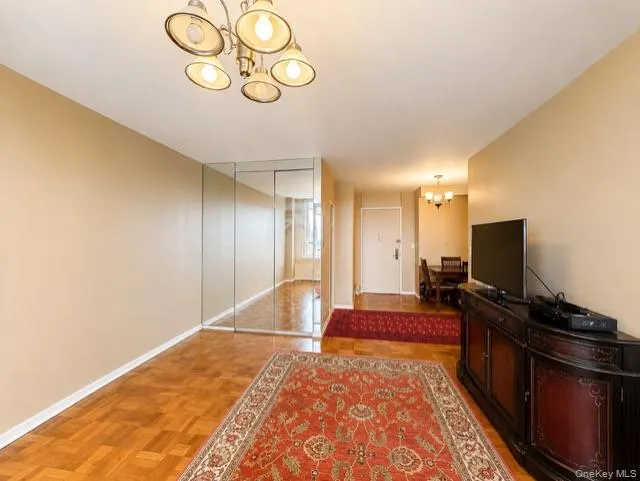 27110 Grand Central Parkway, New York, NY, 1 Bedroom Bedrooms, 3 Rooms Rooms,2 BathroomsBathrooms,Residential,For Rent,Grand Central,0,1044718 27110 Grand Central Parkway, New York, NY, 1 Bedroom Bedrooms, 3 Rooms Rooms,2 BathroomsBathrooms,Residential,For Rent,Grand Central,0,1044718
