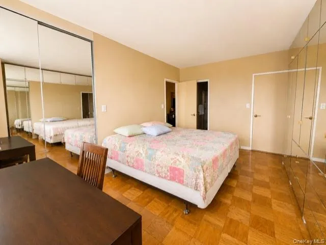 27110 Grand Central Parkway, New York, NY, 1 Bedroom Bedrooms, 3 Rooms Rooms,2 BathroomsBathrooms,Residential,For Rent,Grand Central,0,1044718 27110 Grand Central Parkway, New York, NY, 1 Bedroom Bedrooms, 3 Rooms Rooms,2 BathroomsBathrooms,Residential,For Rent,Grand Central,0,1044718