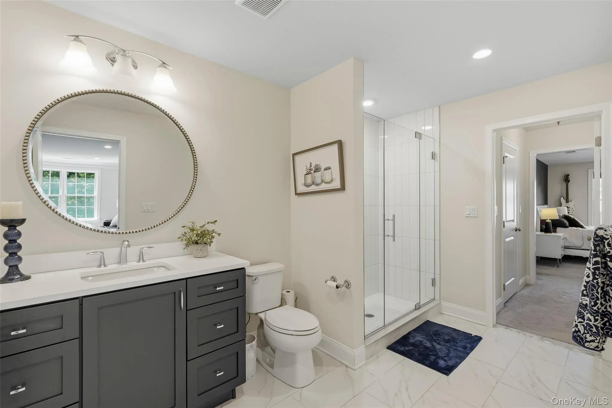 Ensuite bathroom also open to loft area Ensuite bathroom also open to loft area