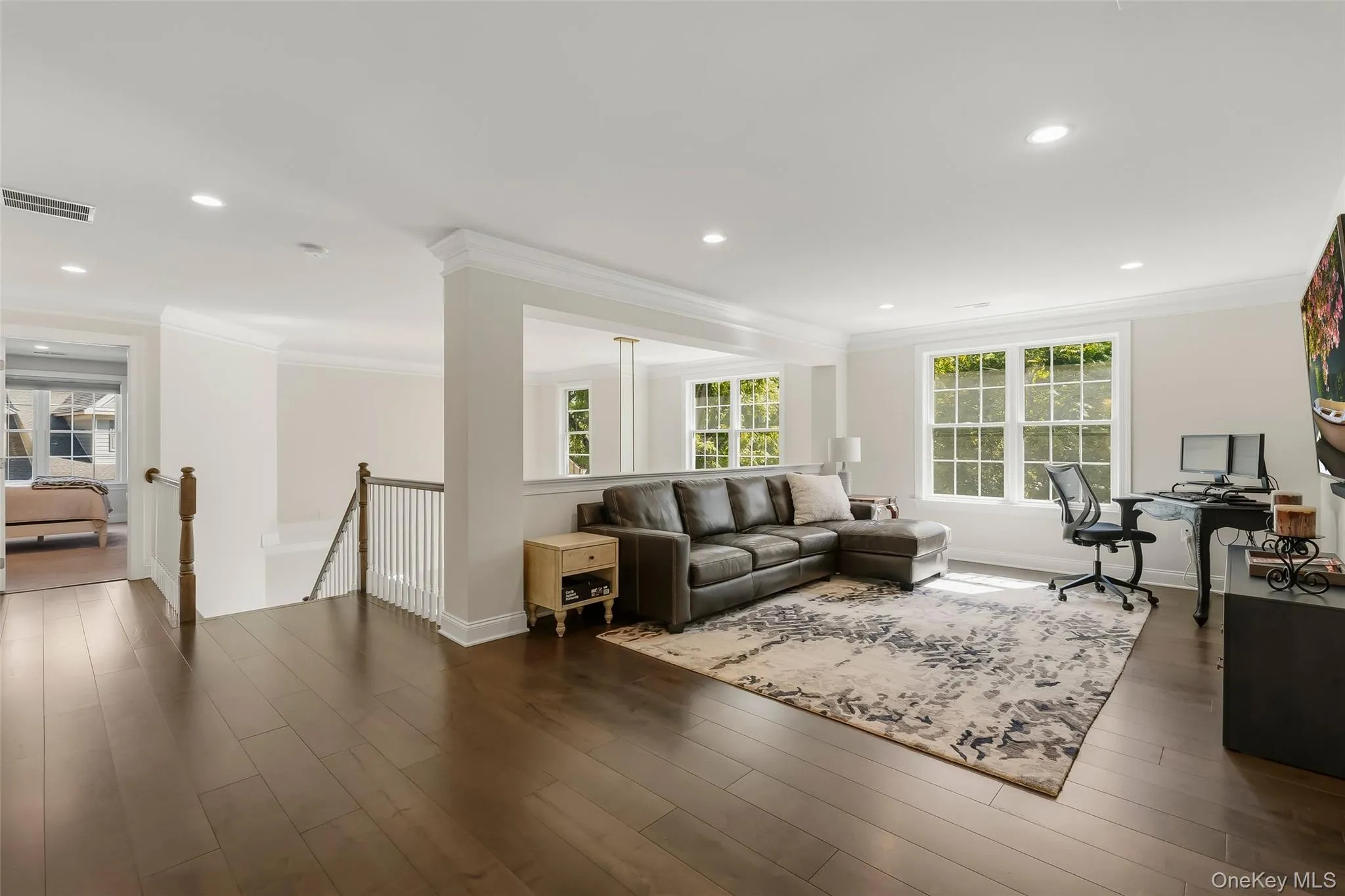 Huge open loft on 2nd floor Huge open loft on 2nd floor