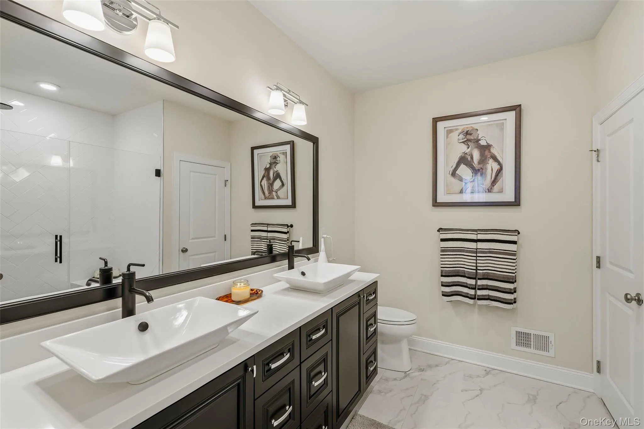 Ensuite bathroom with double vanity Ensuite bathroom with double vanity