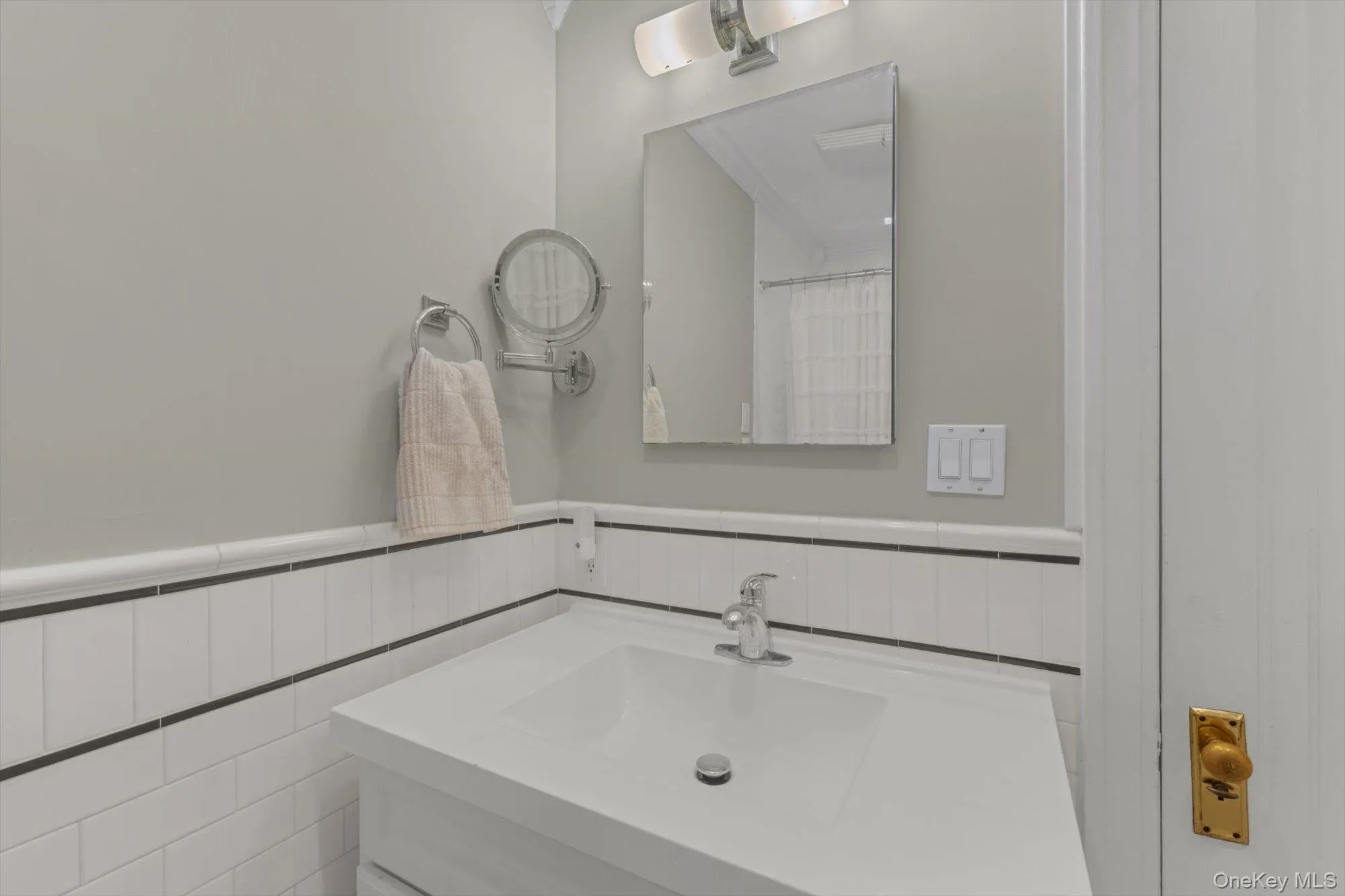 21 Hampton Avenue, North Hempstead, NY, 3 Bedrooms Bedrooms, 8 Rooms Rooms,1 BathroomBathrooms,Residential,For Rent,Hampton,0,1044734 21 Hampton Avenue, North Hempstead, NY, 3 Bedrooms Bedrooms, 8 Rooms Rooms,1 BathroomBathrooms,Residential,For Rent,Hampton,0,1044734