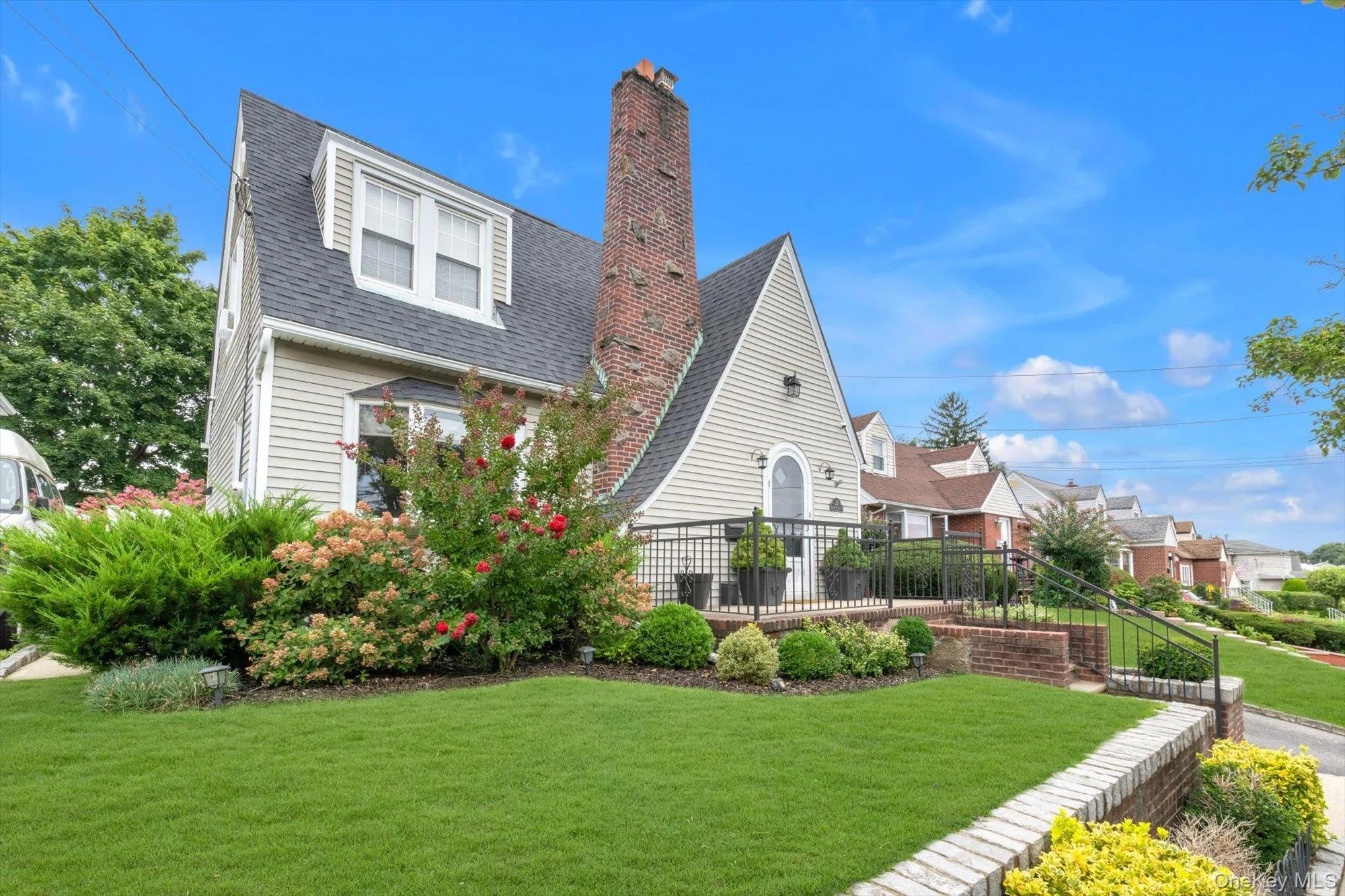 21 Hampton Avenue, North Hempstead, NY, 3 Bedrooms Bedrooms, 8 Rooms Rooms,1 BathroomBathrooms,Residential,For Rent,Hampton,0,1044734 21 Hampton Avenue, North Hempstead, NY, 3 Bedrooms Bedrooms, 8 Rooms Rooms,1 BathroomBathrooms,Residential,For Rent,Hampton,0,1044734