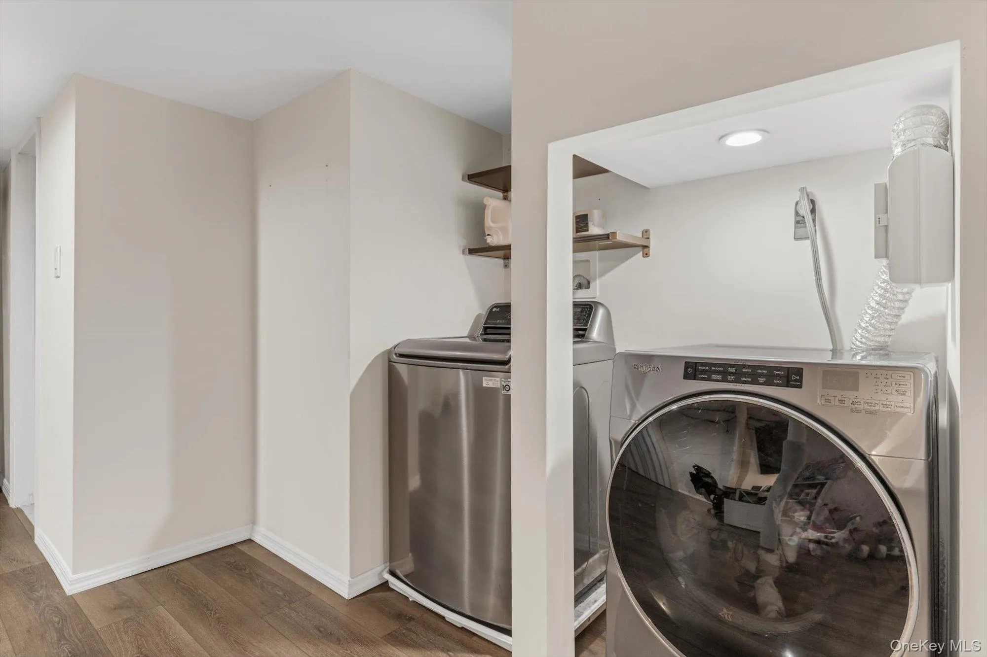 21 Hampton Avenue, North Hempstead, NY, 3 Bedrooms Bedrooms, 8 Rooms Rooms,1 BathroomBathrooms,Residential,For Rent,Hampton,0,1044734 21 Hampton Avenue, North Hempstead, NY, 3 Bedrooms Bedrooms, 8 Rooms Rooms,1 BathroomBathrooms,Residential,For Rent,Hampton,0,1044734