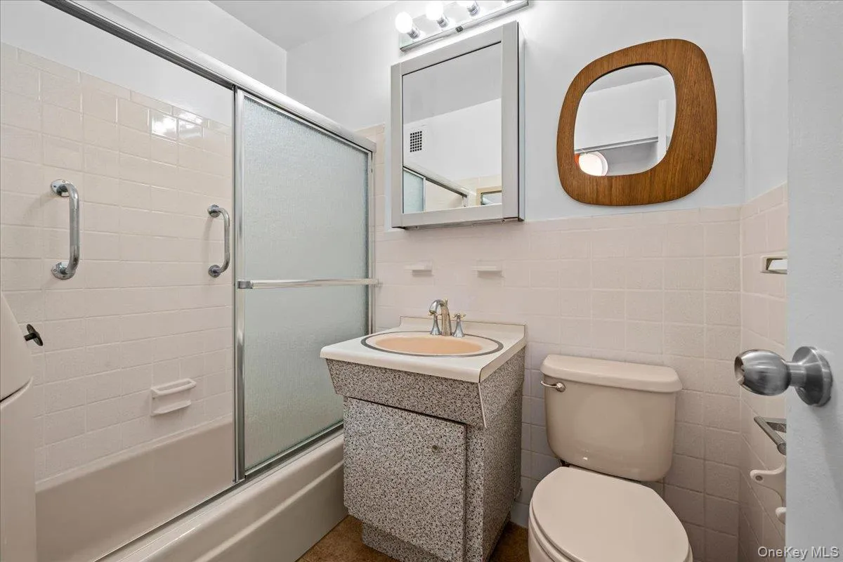 555 KAPPOCK, New York, NY, 3 Bedrooms Bedrooms, 7 Rooms Rooms,2 BathroomsBathrooms,Residential,For Rent,KAPPOCK,0,1044735 555 KAPPOCK, New York, NY, 3 Bedrooms Bedrooms, 7 Rooms Rooms,2 BathroomsBathrooms,Residential,For Rent,KAPPOCK,0,1044735