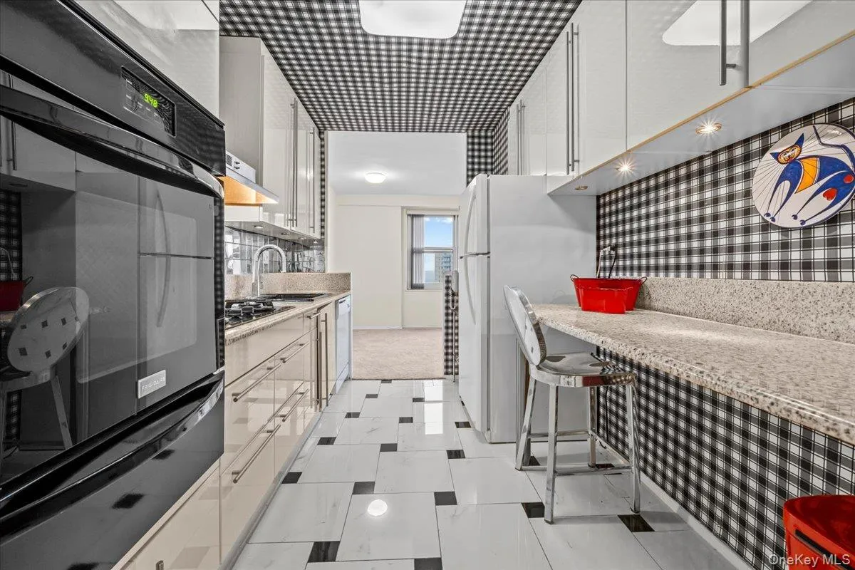 555 KAPPOCK, New York, NY, 3 Bedrooms Bedrooms, 7 Rooms Rooms,2 BathroomsBathrooms,Residential,For Rent,KAPPOCK,0,1044735 555 KAPPOCK, New York, NY, 3 Bedrooms Bedrooms, 7 Rooms Rooms,2 BathroomsBathrooms,Residential,For Rent,KAPPOCK,0,1044735