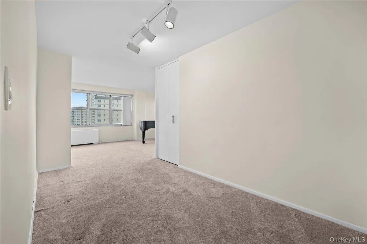 555 KAPPOCK, New York, NY, 3 Bedrooms Bedrooms, 7 Rooms Rooms,2 BathroomsBathrooms,Residential,For Rent,KAPPOCK,0,1044735 555 KAPPOCK, New York, NY, 3 Bedrooms Bedrooms, 7 Rooms Rooms,2 BathroomsBathrooms,Residential,For Rent,KAPPOCK,0,1044735