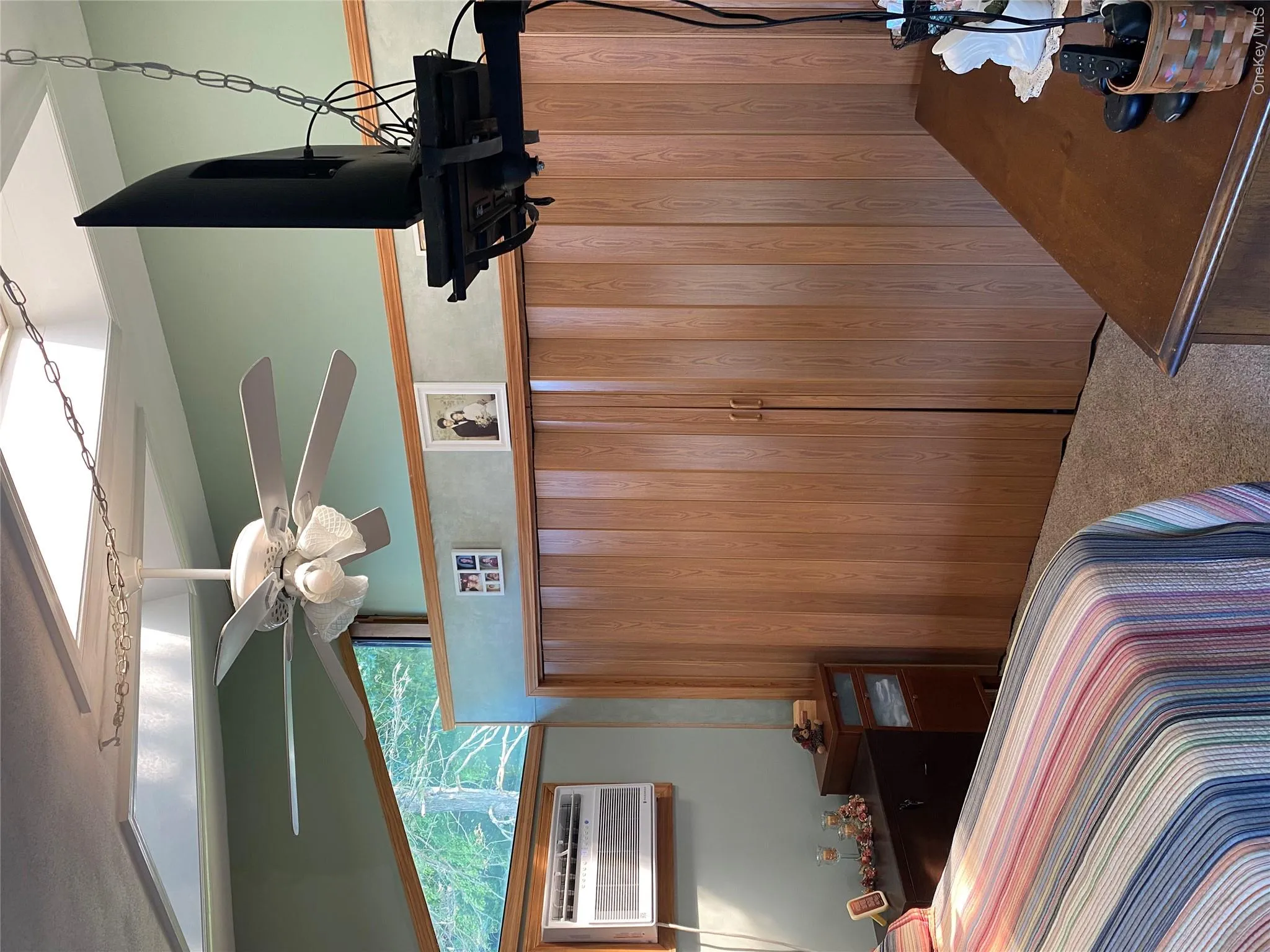 Integrated ceiling fan with light fixture and large closet Integrated ceiling fan with light fixture and large closet
