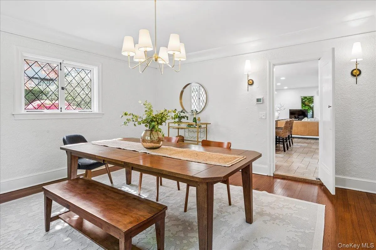 62 Broadfield Road, New Rochelle, NY, 4 Bedrooms Bedrooms, 8 Rooms Rooms,2 BathroomsBathrooms,Residential,For Rent,Broadfield,0,1044738 62 Broadfield Road, New Rochelle, NY, 4 Bedrooms Bedrooms, 8 Rooms Rooms,2 BathroomsBathrooms,Residential,For Rent,Broadfield,0,1044738