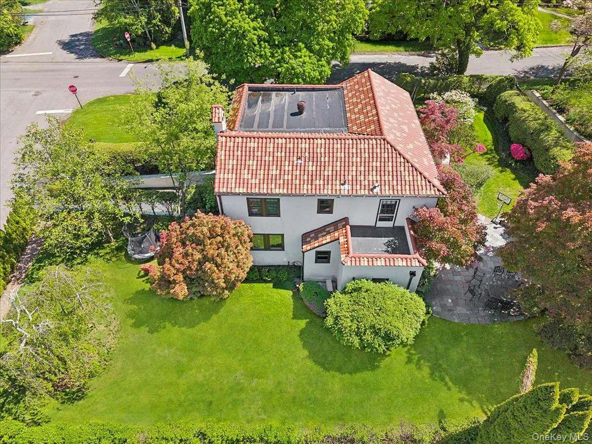 62 Broadfield Road, New Rochelle, NY, 4 Bedrooms Bedrooms, 8 Rooms Rooms,2 BathroomsBathrooms,Residential,For Rent,Broadfield,0,1044738 62 Broadfield Road, New Rochelle, NY, 4 Bedrooms Bedrooms, 8 Rooms Rooms,2 BathroomsBathrooms,Residential,For Rent,Broadfield,0,1044738