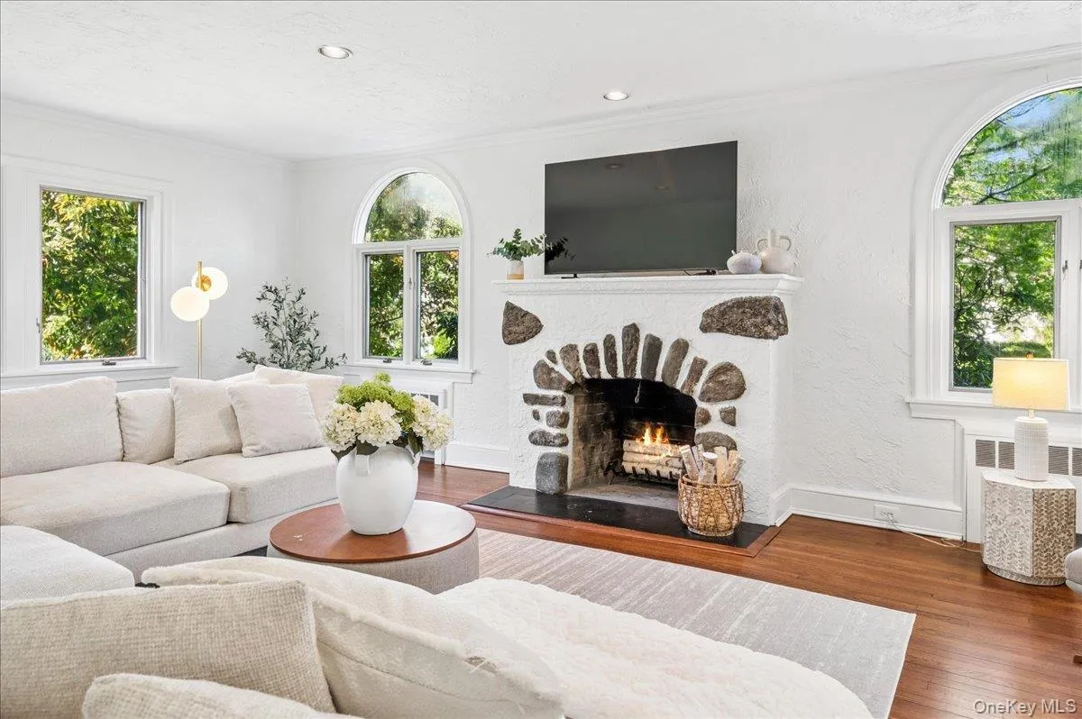 62 Broadfield Road, New Rochelle, NY, 4 Bedrooms Bedrooms, 8 Rooms Rooms,2 BathroomsBathrooms,Residential,For Rent,Broadfield,0,1044738 62 Broadfield Road, New Rochelle, NY, 4 Bedrooms Bedrooms, 8 Rooms Rooms,2 BathroomsBathrooms,Residential,For Rent,Broadfield,0,1044738