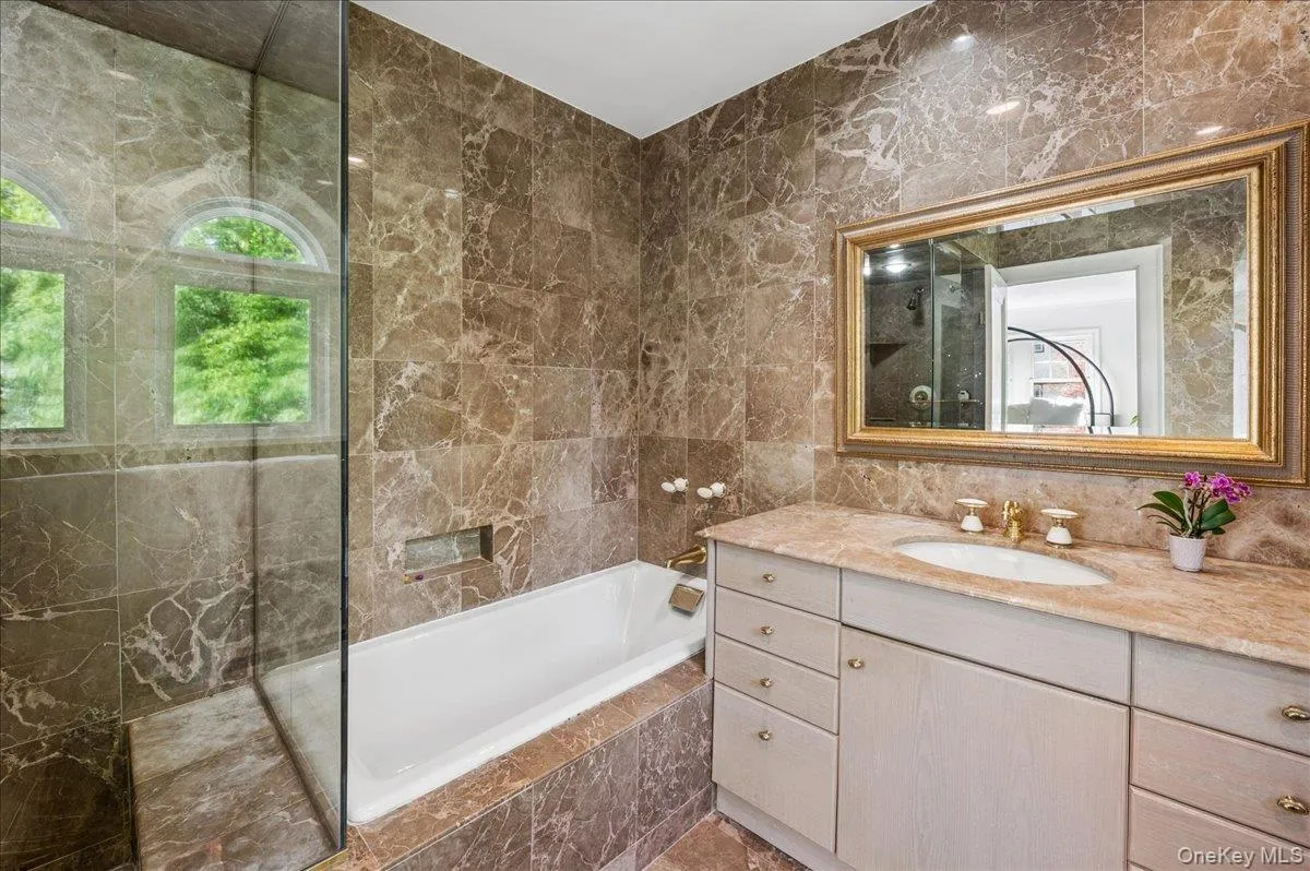 62 Broadfield Road, New Rochelle, NY, 4 Bedrooms Bedrooms, 8 Rooms Rooms,2 BathroomsBathrooms,Residential,For Rent,Broadfield,0,1044738 62 Broadfield Road, New Rochelle, NY, 4 Bedrooms Bedrooms, 8 Rooms Rooms,2 BathroomsBathrooms,Residential,For Rent,Broadfield,0,1044738