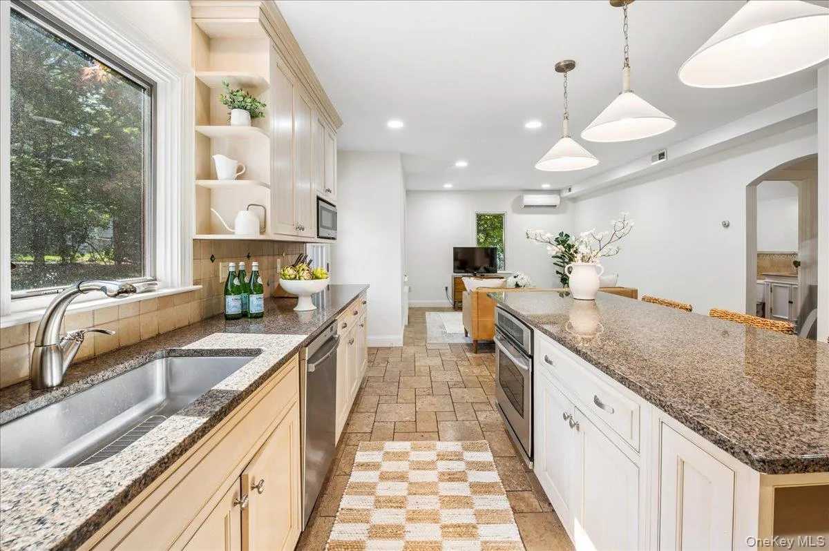 62 Broadfield Road, New Rochelle, NY, 4 Bedrooms Bedrooms, 8 Rooms Rooms,2 BathroomsBathrooms,Residential,For Rent,Broadfield,0,1044738 62 Broadfield Road, New Rochelle, NY, 4 Bedrooms Bedrooms, 8 Rooms Rooms,2 BathroomsBathrooms,Residential,For Rent,Broadfield,0,1044738