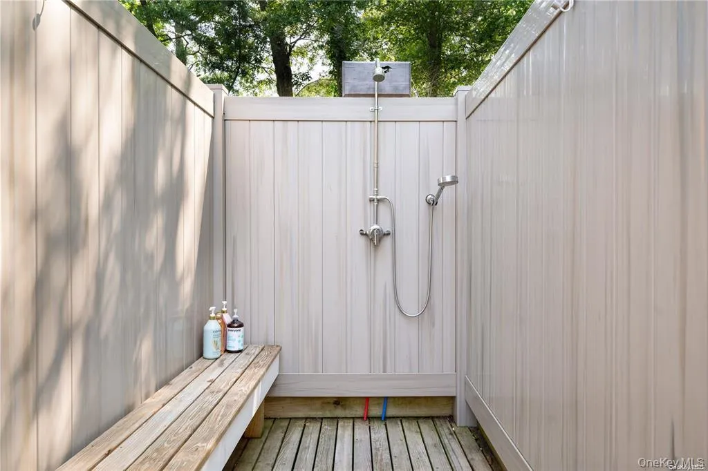102 Fanning Avenue, Southampton, NY, 3 Bedrooms Bedrooms, 8 Rooms Rooms,2 BathroomsBathrooms,Residential Lease,For Rent,Fanning,0,1044742 102 Fanning Avenue, Southampton, NY, 3 Bedrooms Bedrooms, 8 Rooms Rooms,2 BathroomsBathrooms,Residential Lease,For Rent,Fanning,0,1044742