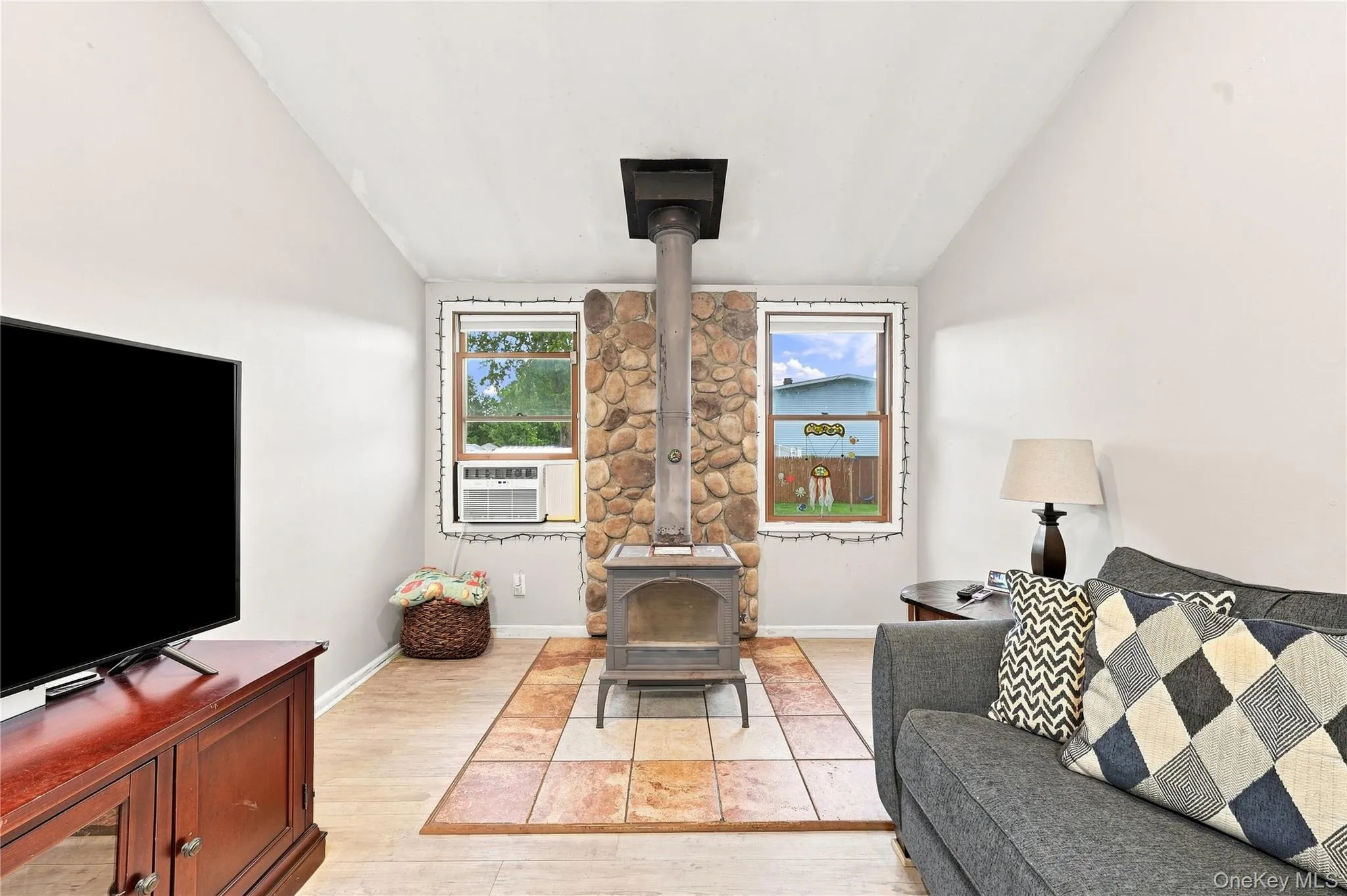 5 Talbot Lane, Brookhaven, NY, 3 Bedrooms Bedrooms, 6 Rooms Rooms,2 BathroomsBathrooms,Residential,For Rent,Talbot,0,1044751 5 Talbot Lane, Brookhaven, NY, 3 Bedrooms Bedrooms, 6 Rooms Rooms,2 BathroomsBathrooms,Residential,For Rent,Talbot,0,1044751