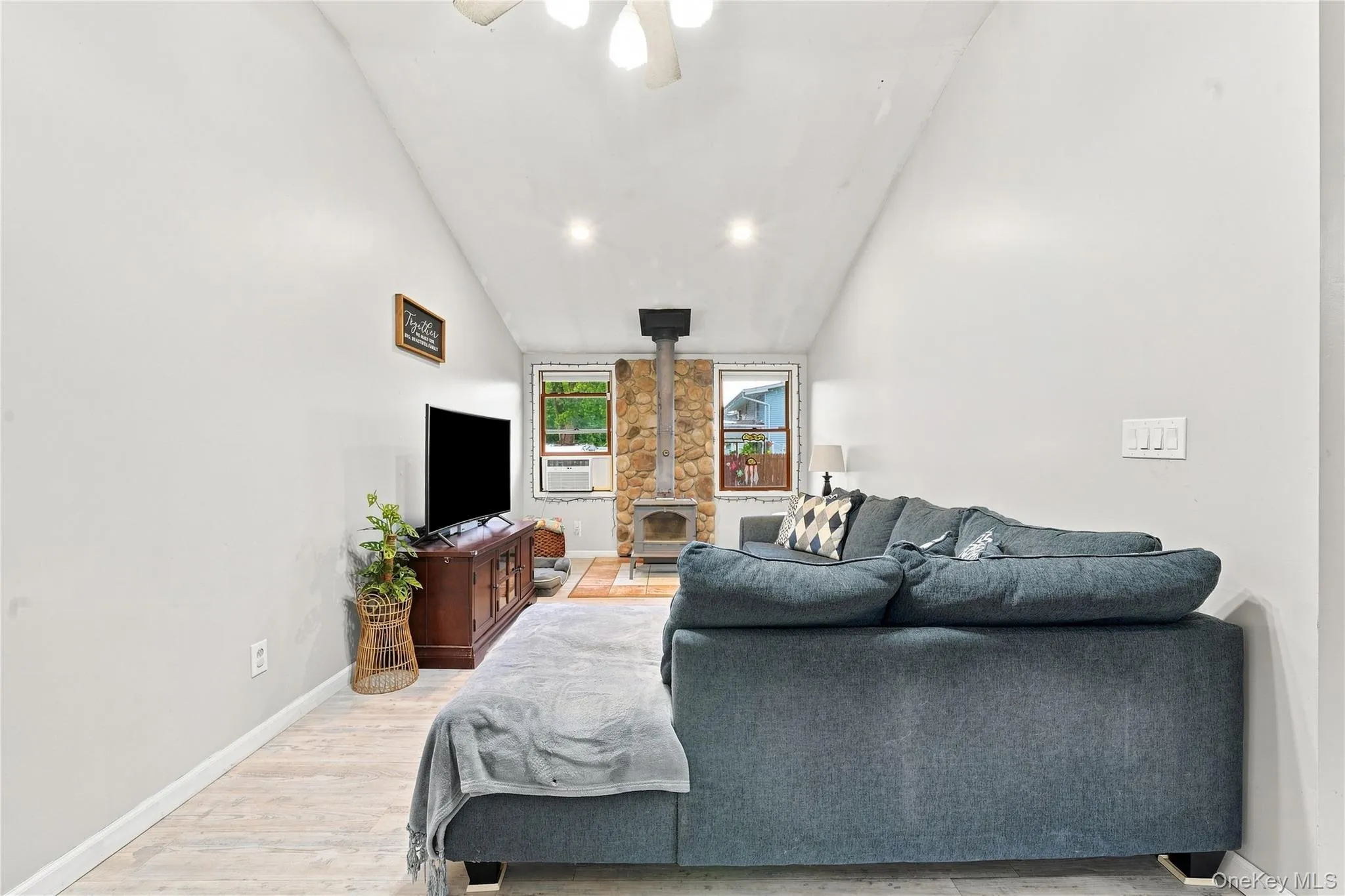 5 Talbot Lane, Brookhaven, NY, 3 Bedrooms Bedrooms, 6 Rooms Rooms,2 BathroomsBathrooms,Residential,For Rent,Talbot,0,1044751 5 Talbot Lane, Brookhaven, NY, 3 Bedrooms Bedrooms, 6 Rooms Rooms,2 BathroomsBathrooms,Residential,For Rent,Talbot,0,1044751