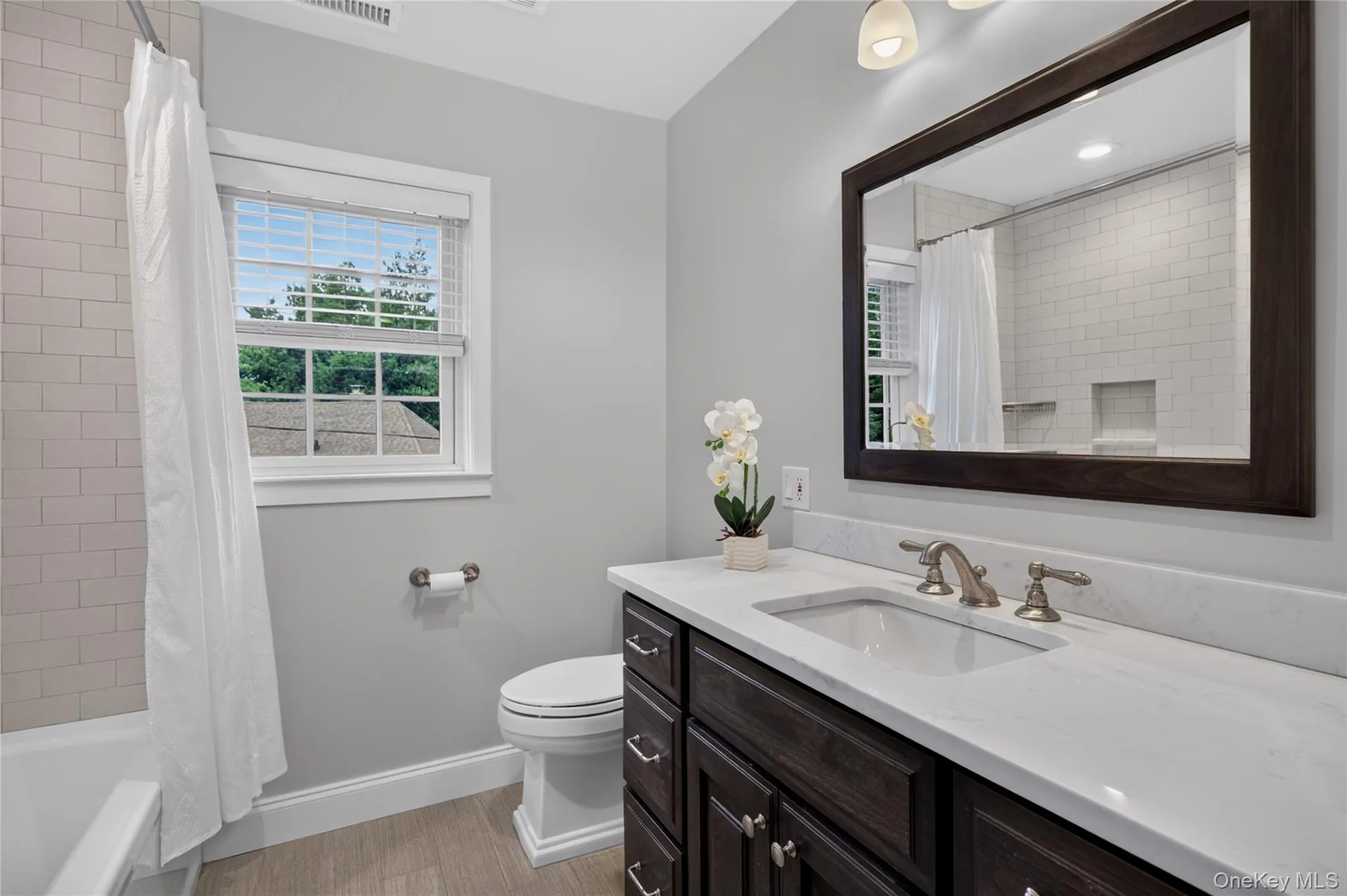 Full Bath with Tub Full Bath with Tub