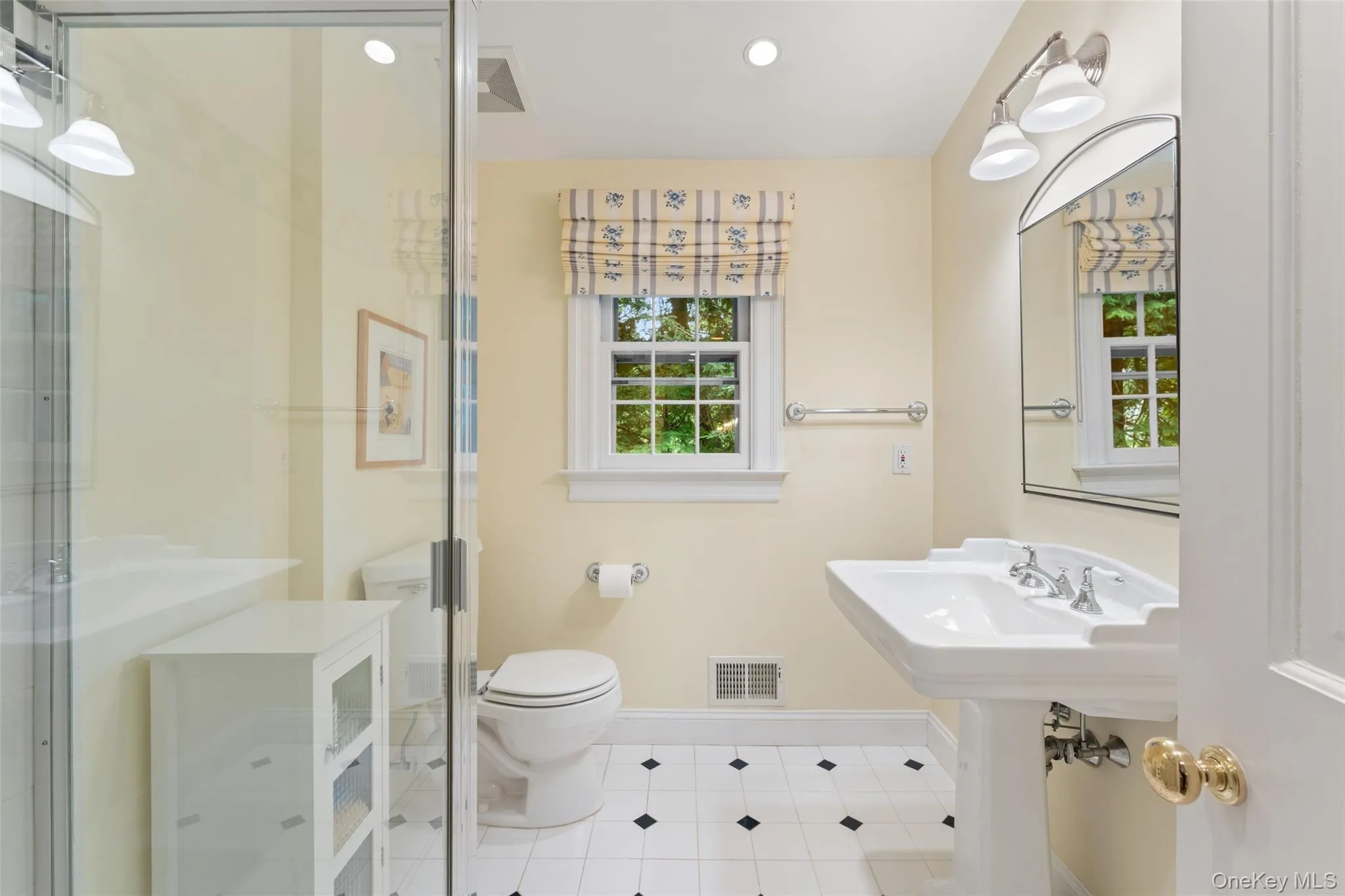 Full Bathroom Full Bathroom