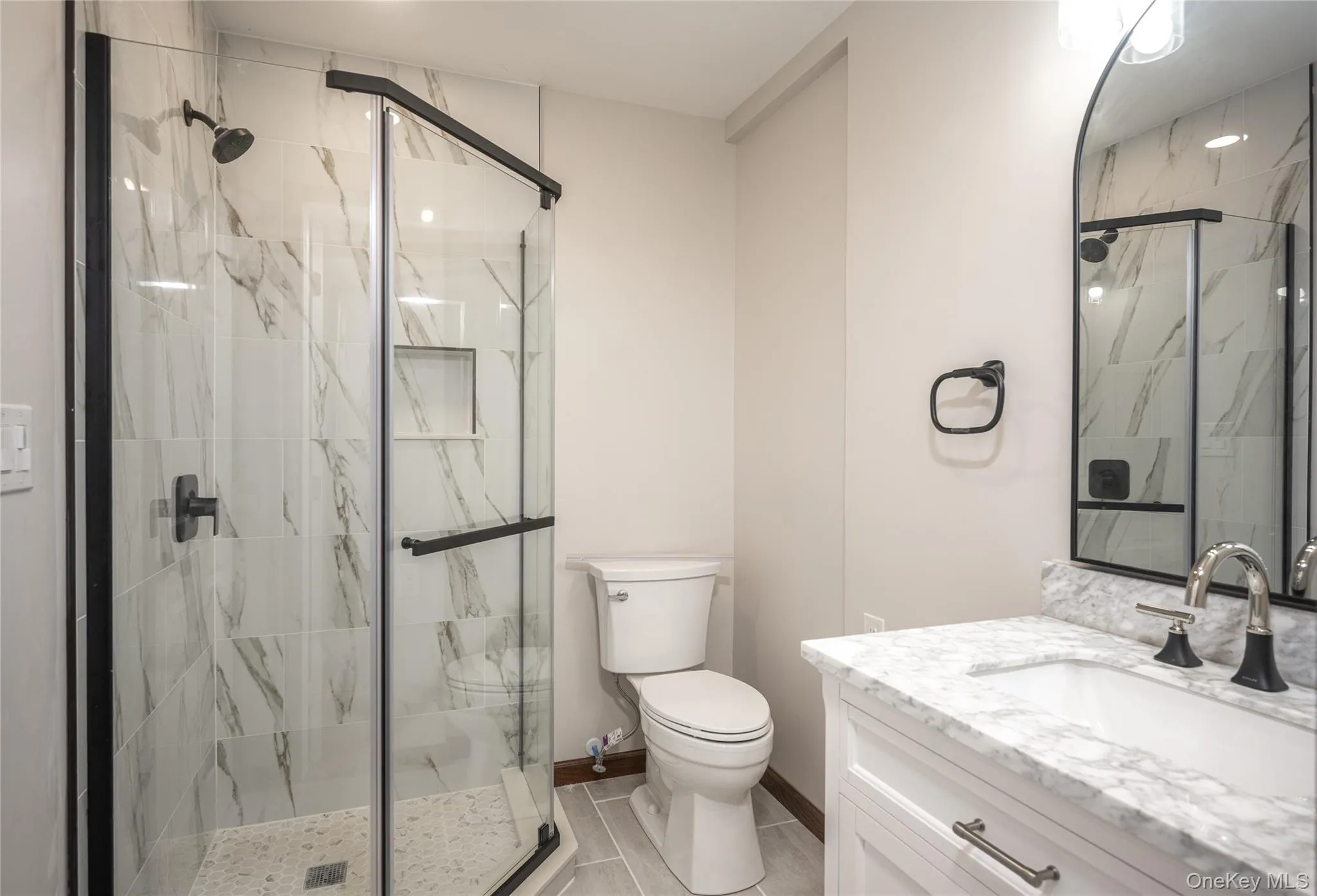 Private bathroom for bedroom 4 Private bathroom for bedroom 4