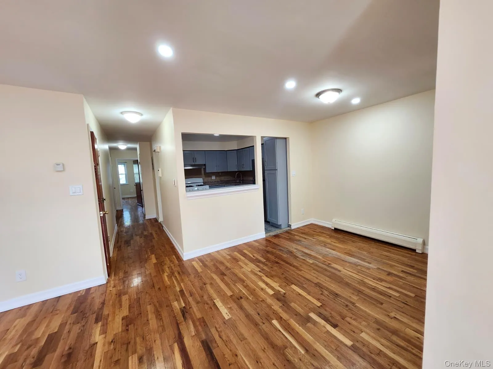 165-19 CHAPIN PKWY, New York, NY, 3 Bedrooms Bedrooms, 5 Rooms Rooms,1 BathroomBathrooms,Residential Lease,For Rent,CHAPIN PKWY,0,1044773 165-19 CHAPIN PKWY, New York, NY, 3 Bedrooms Bedrooms, 5 Rooms Rooms,1 BathroomBathrooms,Residential Lease,For Rent,CHAPIN PKWY,0,1044773