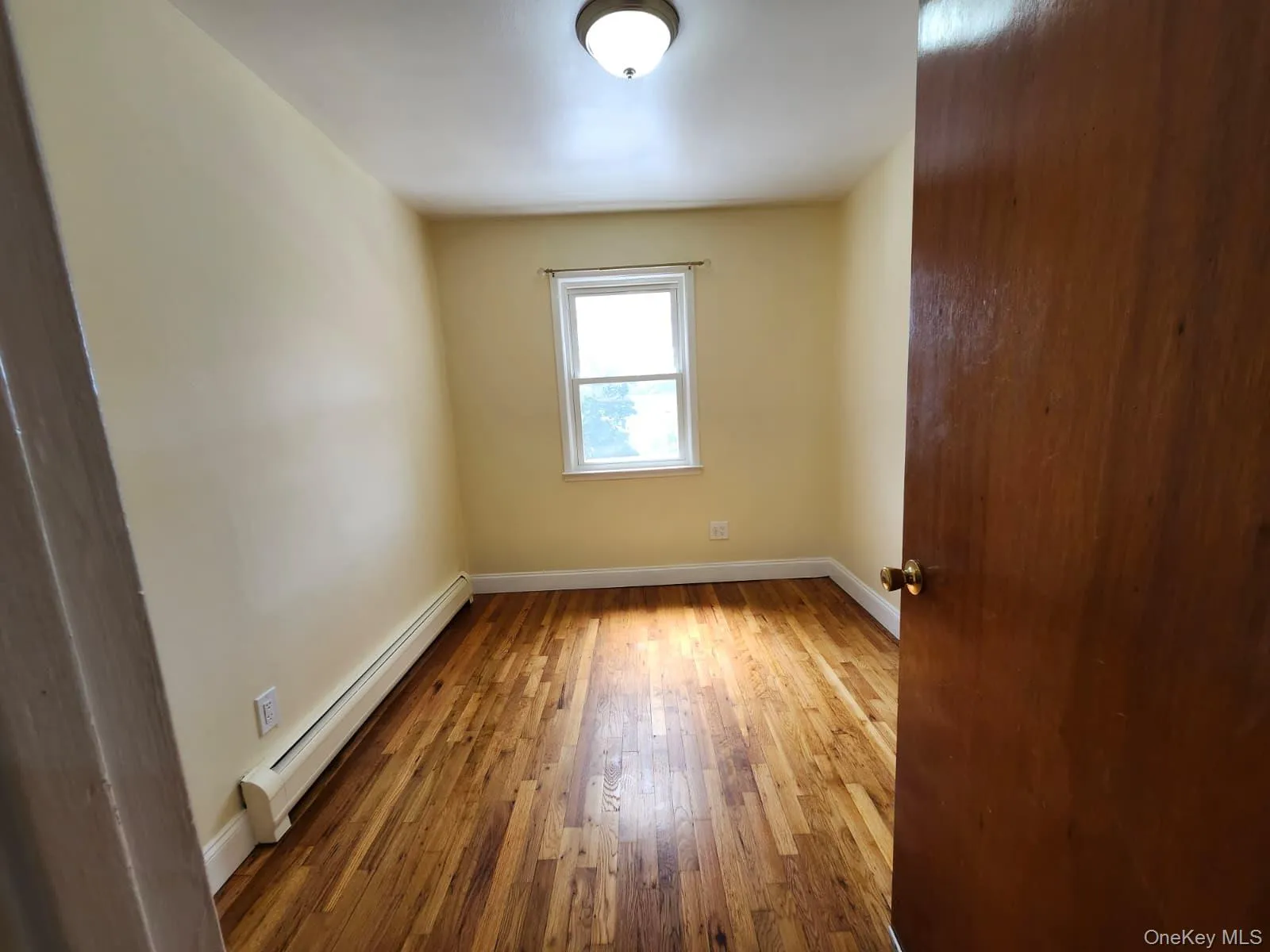 165-19 CHAPIN PKWY, New York, NY, 3 Bedrooms Bedrooms, 5 Rooms Rooms,1 BathroomBathrooms,Residential Lease,For Rent,CHAPIN PKWY,0,1044773 165-19 CHAPIN PKWY, New York, NY, 3 Bedrooms Bedrooms, 5 Rooms Rooms,1 BathroomBathrooms,Residential Lease,For Rent,CHAPIN PKWY,0,1044773