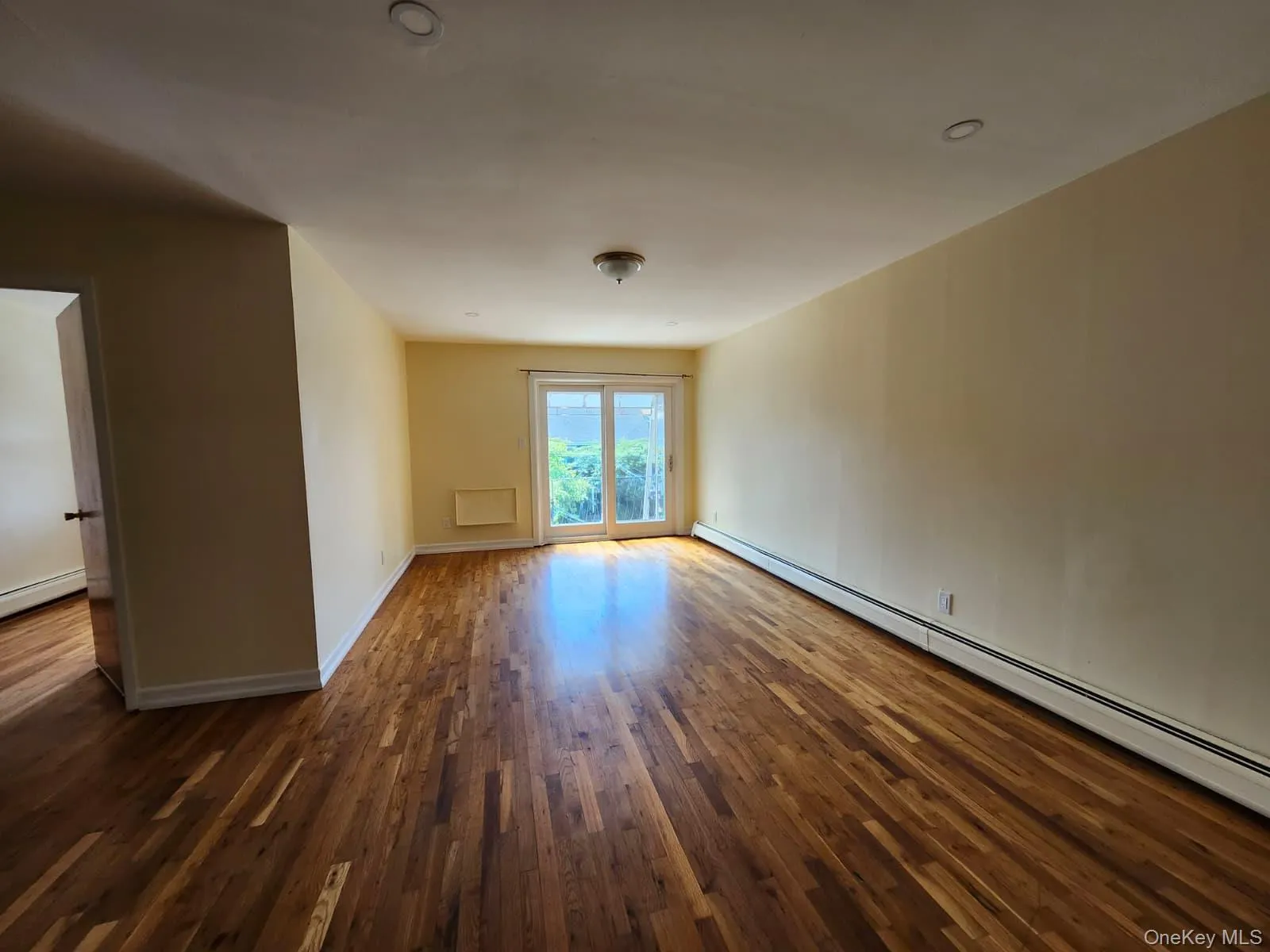 165-19 CHAPIN PKWY, New York, NY, 3 Bedrooms Bedrooms, 5 Rooms Rooms,1 BathroomBathrooms,Residential Lease,For Rent,CHAPIN PKWY,0,1044773 165-19 CHAPIN PKWY, New York, NY, 3 Bedrooms Bedrooms, 5 Rooms Rooms,1 BathroomBathrooms,Residential Lease,For Rent,CHAPIN PKWY,0,1044773
