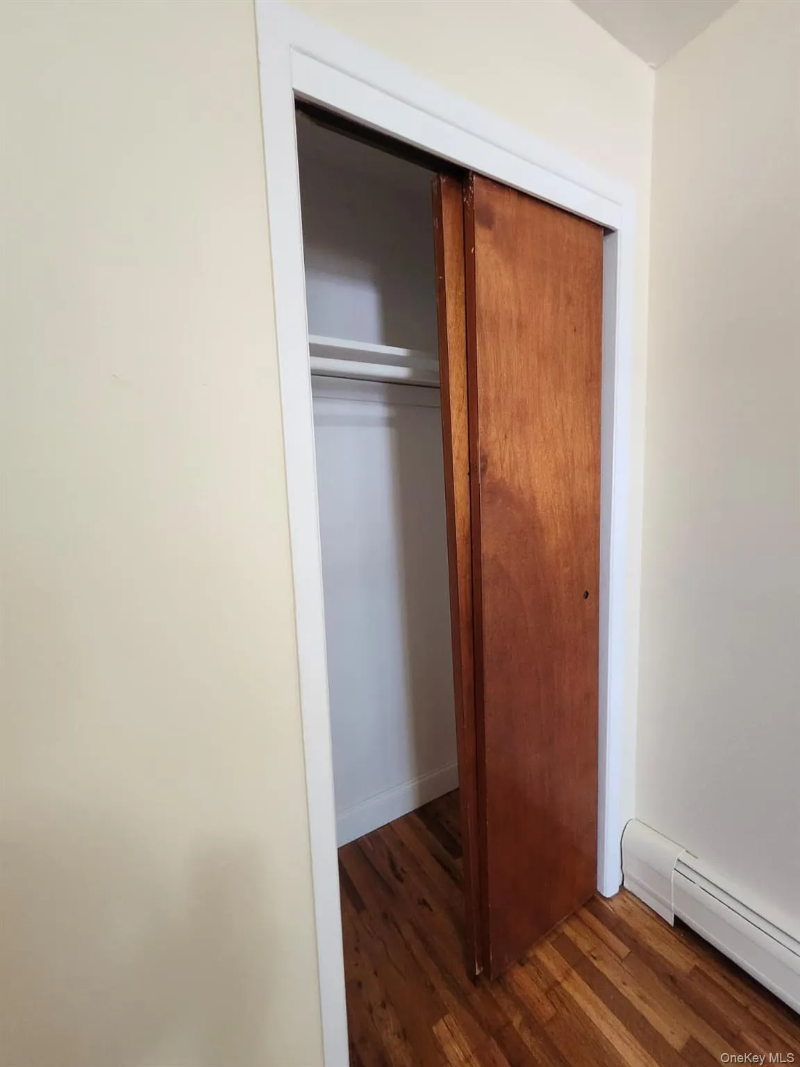 165-19 CHAPIN PKWY, New York, NY, 3 Bedrooms Bedrooms, 5 Rooms Rooms,1 BathroomBathrooms,Residential Lease,For Rent,CHAPIN PKWY,0,1044773 165-19 CHAPIN PKWY, New York, NY, 3 Bedrooms Bedrooms, 5 Rooms Rooms,1 BathroomBathrooms,Residential Lease,For Rent,CHAPIN PKWY,0,1044773