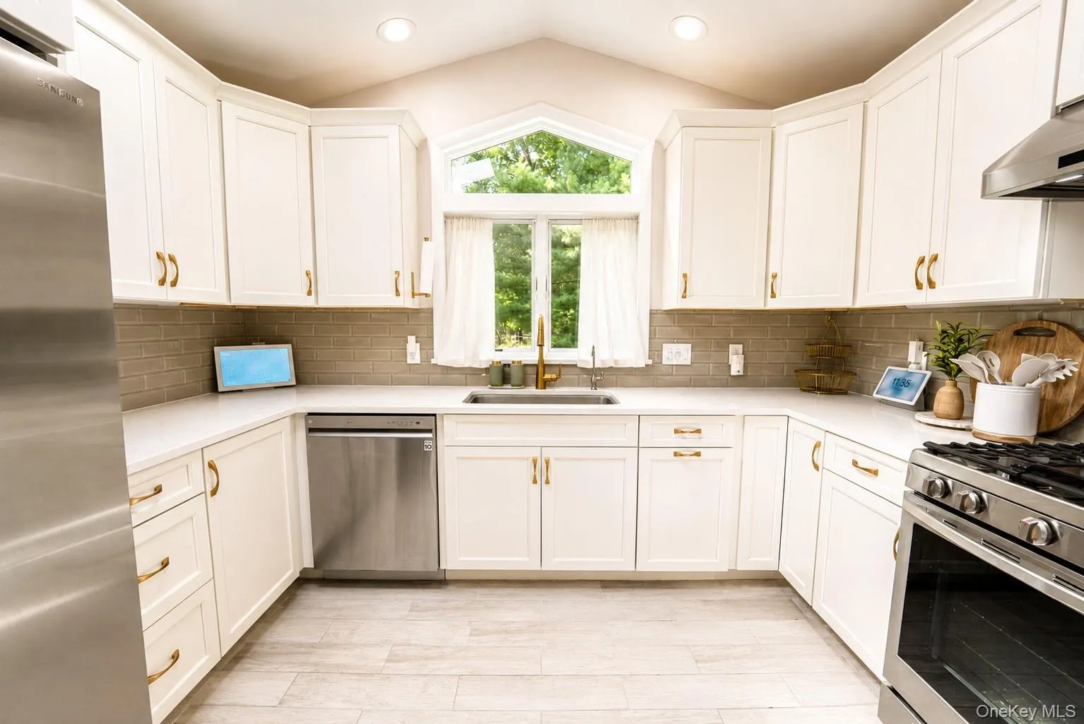 Wow! This beautifully updated kitchen is sure to impress, featuring soft-close cabinetry, stainless steel appliances, and a thoughtfully designed layout that offers the perfect flow for cooking, gathering, and entertaining. Wow! This beautifully updated kitchen is sure to impress, featuring soft-close cabinetry, stainless steel appliances, and a thoughtfully designed layout that offers the perfect flow for cooking, gathering, and entertaining.
