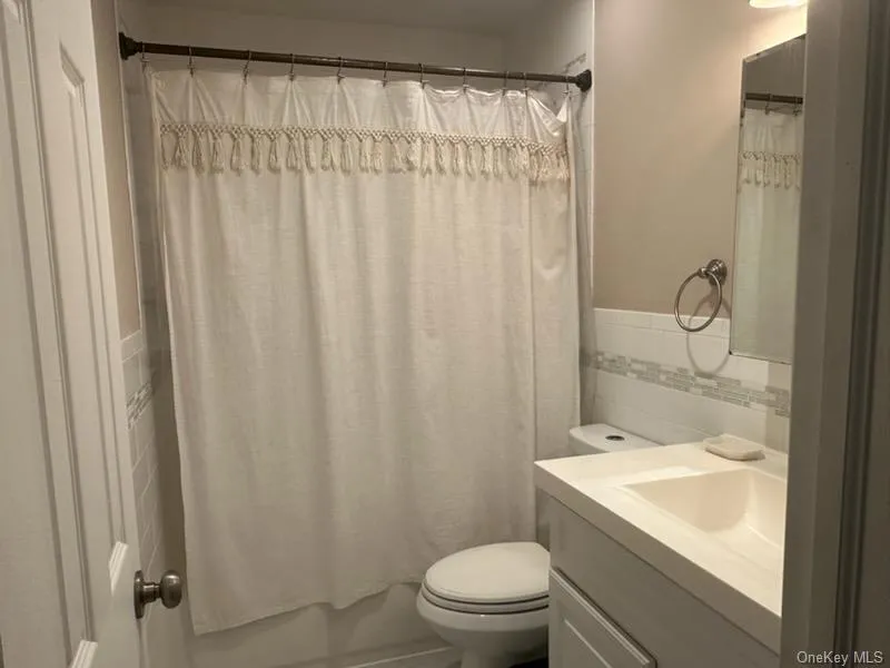 121 Whalers Cove, Babylon, NY, 1 Bedroom Bedrooms, 4 Rooms Rooms,1 BathroomBathrooms,Residential,For Rent,Whalers,0,1044781 121 Whalers Cove, Babylon, NY, 1 Bedroom Bedrooms, 4 Rooms Rooms,1 BathroomBathrooms,Residential,For Rent,Whalers,0,1044781