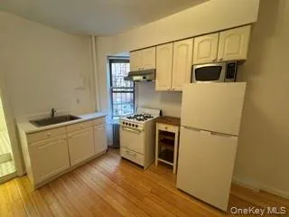 61 Mott Street, New York, NY, 2 Rooms Rooms,1 BathroomBathrooms,Residential Lease,For Rent,Mott,0,1044798 61 Mott Street, New York, NY, 2 Rooms Rooms,1 BathroomBathrooms,Residential Lease,For Rent,Mott,0,1044798