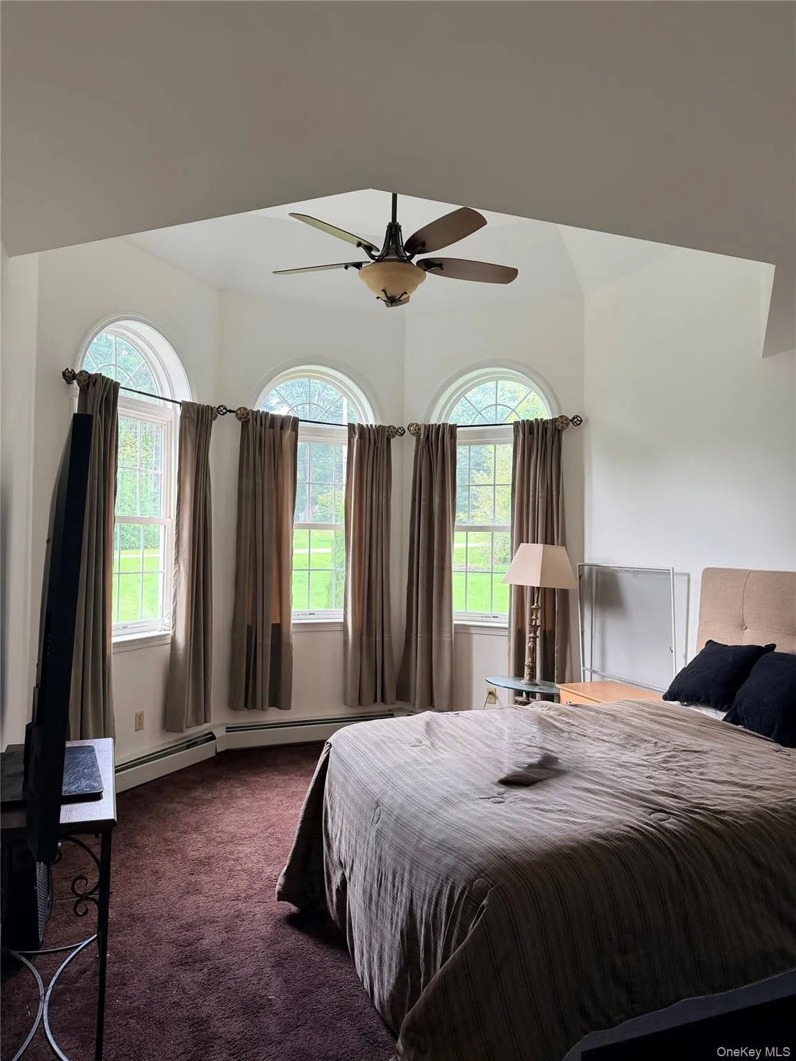 Rotunda styled room facing front lawn. Rotunda styled room facing front lawn.