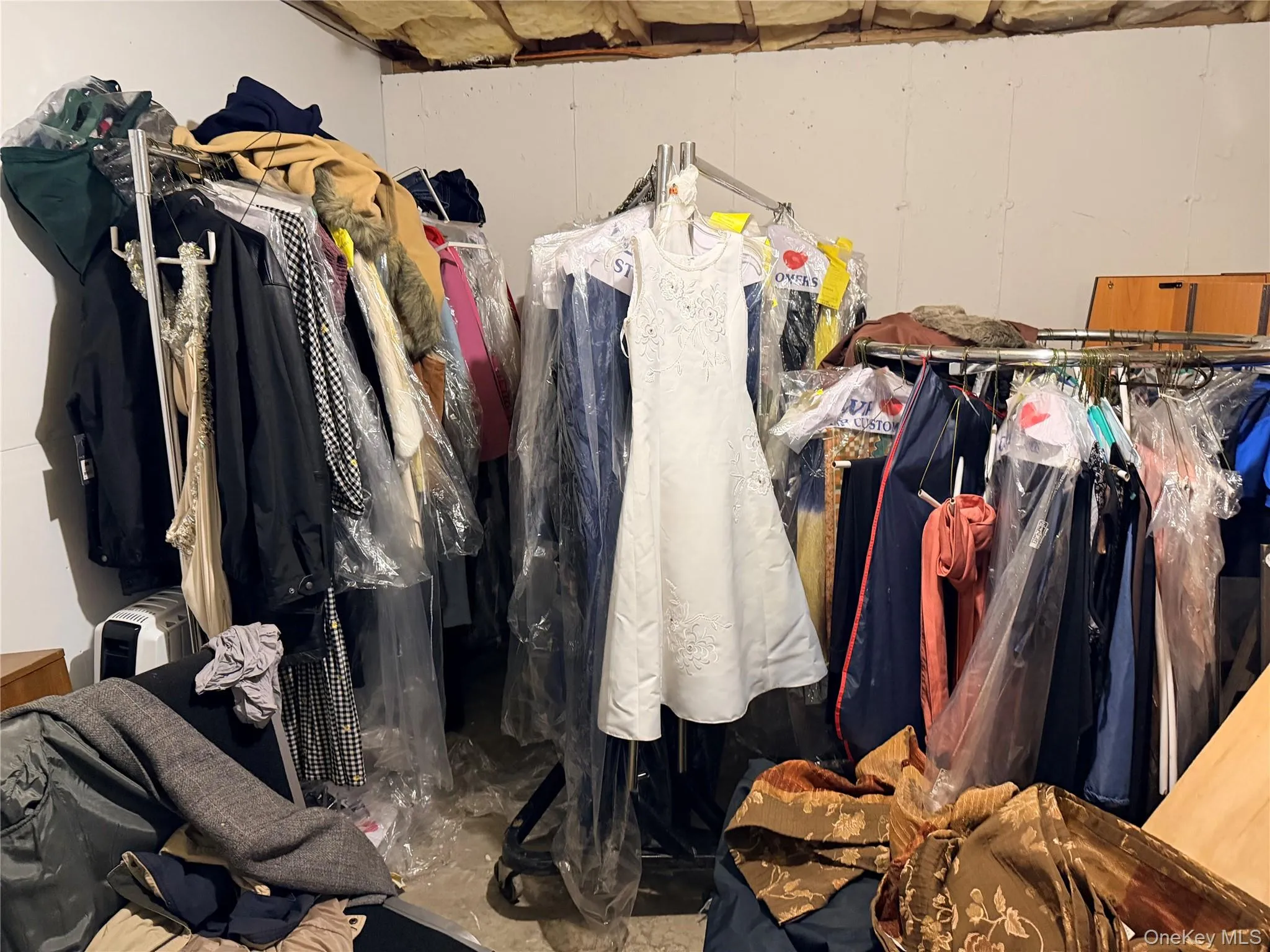 The unfinished portion of the basement has approximately 800 sq ft of storage. The unfinished portion of the basement has approximately 800 sq ft of storage.
