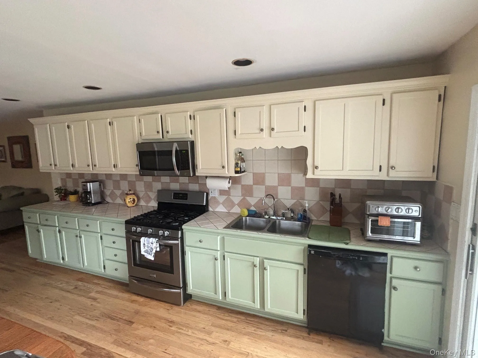 8 Durst Drive, Brookhaven, NY, 3 Bedrooms Bedrooms, 6 Rooms Rooms,1 BathroomBathrooms,Residential,For Rent,Durst,0,1044801 8 Durst Drive, Brookhaven, NY, 3 Bedrooms Bedrooms, 6 Rooms Rooms,1 BathroomBathrooms,Residential,For Rent,Durst,0,1044801